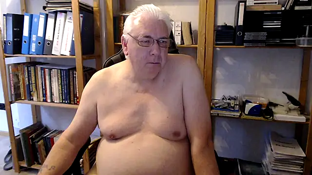 Snapshot of SchwanzhureXXL chatting on 06-04-26, 05:24 SchwanzhureXXL online show from 06-04-26, 05:24