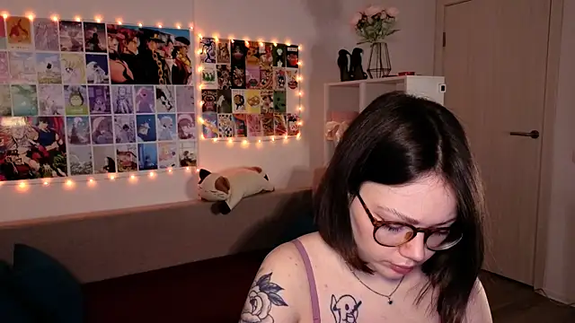 Snapshot of MilenaSaint chatting on 02-05-25, 03:02 MilenaSaint online show from 02-05-25, 03:02