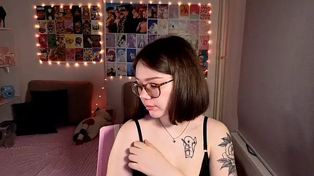 Snapshot of MilenaSaint chatting on 03-01-25, 03:32 MilenaSaint online show from 03-01-25, 03:32