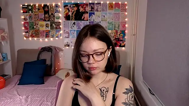 Snapshot of MilenaSaint chatting on 03-06-25, 03:35 MilenaSaint online show from 03-06-25, 03:35