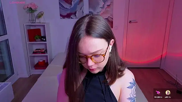 Snapshot of MilenaSaint chatting on 10-06-25, 04:32 MilenaSaint online show from 10-06-25, 04:32