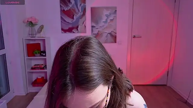 Snapshot of MilenaSaint chatting on 10-07-25, 04:20 MilenaSaint online show from 10-07-25, 04:20