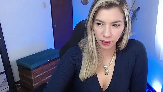 Snapshot of ms_sofia_x chatting on 10-27-25, 05:28 ms sofia x online show from 10-27-25, 05:28