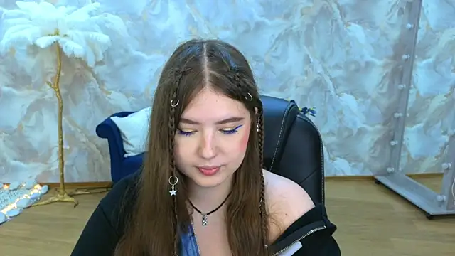 NicoleFoxery online show from 09-11-25, 06:19