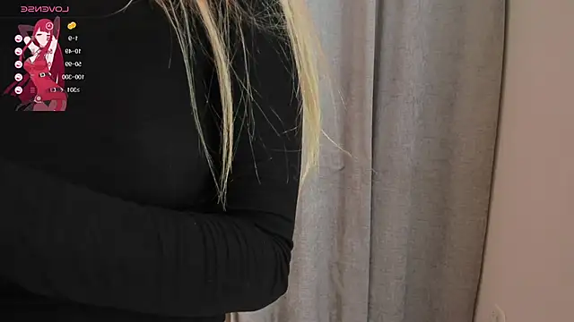 Snapshot of karoline_18 chatting on 02-24-25, 12:16 karoline 18 online show from 02-24-25, 12:16