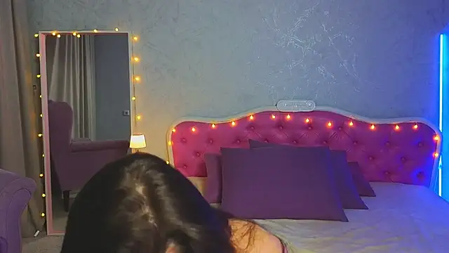 Ariana Petite online show from 01-23-25, 11:05