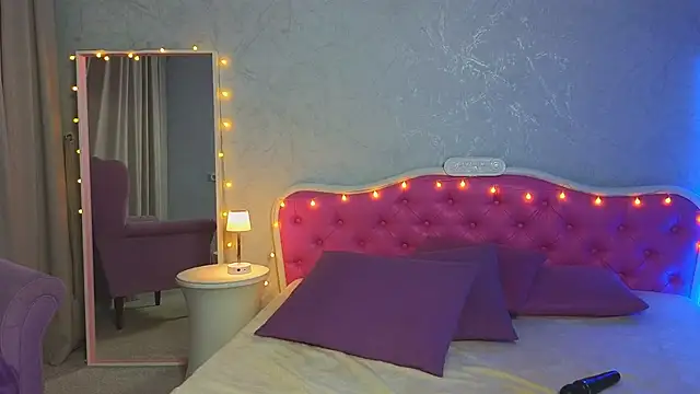 Ariana Petite online show from 02-10-25, 11:13