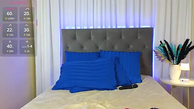 Ariana Petite online show from 10-06-25, 12:19