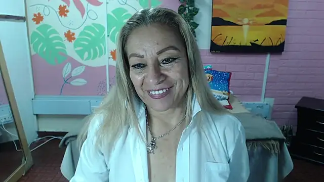 Snapshot of ZAMANTHA chatting on 01-09-25, 08:33 ZAMANTHA online show from 01-09-25, 08:33