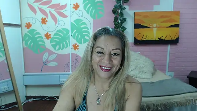 Snapshot of ZAMANTHA chatting on 03-05-25, 04:57 ZAMANTHA online show from 03-05-25, 04:57