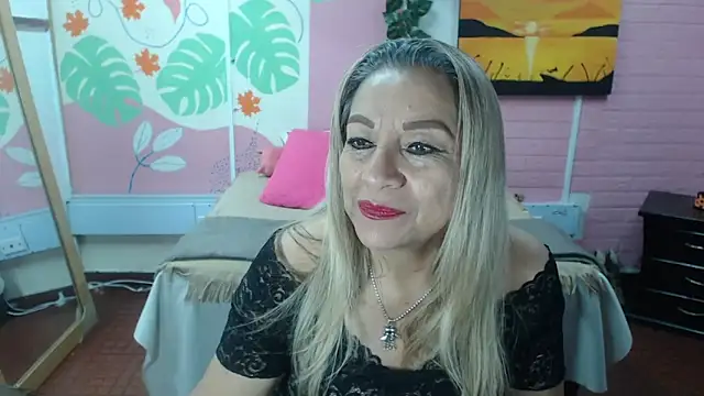 Snapshot of ZAMANTHA chatting on 10-04-25, 03:32 ZAMANTHA online show from 10-04-25, 03:32