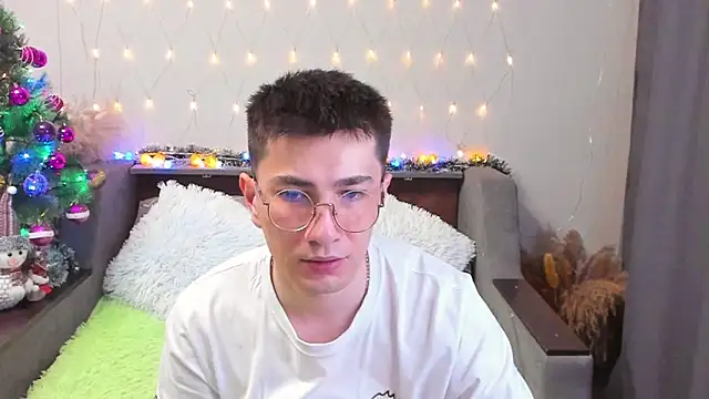 Yumi steve online show from 12-20-24, 10:54