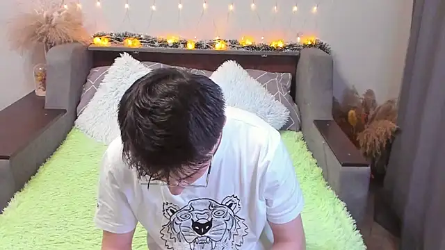 Yumi steve online show from 01-12-25, 08:14