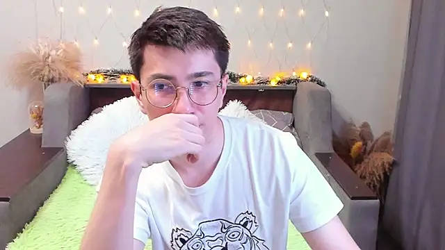 Yumi steve online show from 01-18-25, 11:44