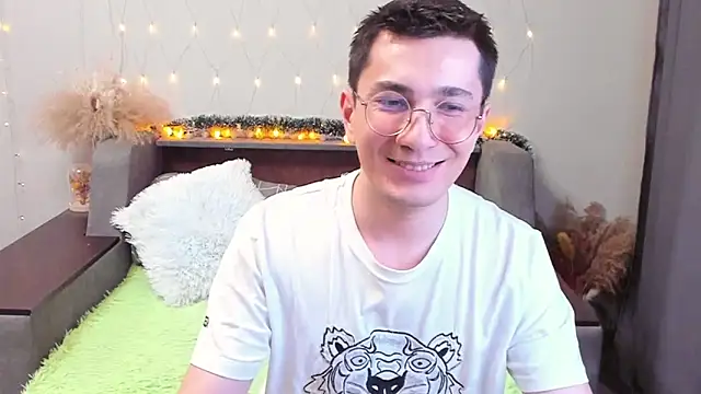 Yumi steve online show from 02-23-25, 08:33