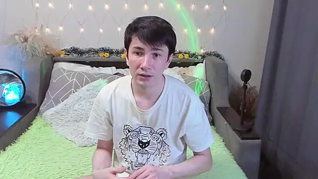 Yumi steve online show from 11-27-25, 03:25