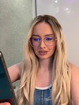 Snapshot of mollyxxx chatting on 01-17-25, 02:29 mollyxxx online show from 01-17-25, 02:29