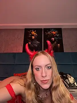 RockQueen A online show from 10-27-25, 05:22