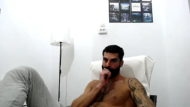 Snapshot of Verycutex chatting on 10-04-25, 07:23 Verycutex online show from 10-04-25, 07:23