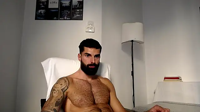 Snapshot of Verycutex chatting on 10-10-25, 12:15 Verycutex online show from 10-10-25, 12:15