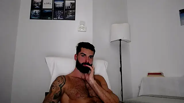 Snapshot of Verycutex chatting on 10-12-25, 06:34 Verycutex online show from 10-12-25, 06:34