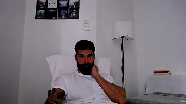 Snapshot of Verycutex chatting on 10-20-25, 06:47 Verycutex online show from 10-20-25, 06:47