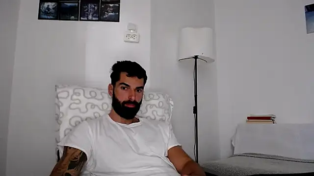 Snapshot of Verycutex chatting on 11-03-25, 07:31 Verycutex online show from 11-03-25, 07:31