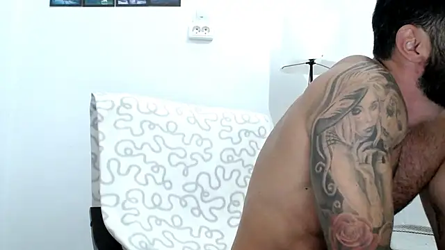 Snapshot of Verycutex chatting on 11-07-25, 06:13 Verycutex online show from 11-07-25, 06:13