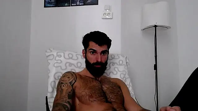 Snapshot of Verycutex chatting on 11-21-25, 10:47 Verycutex online show from 11-21-25, 10:47