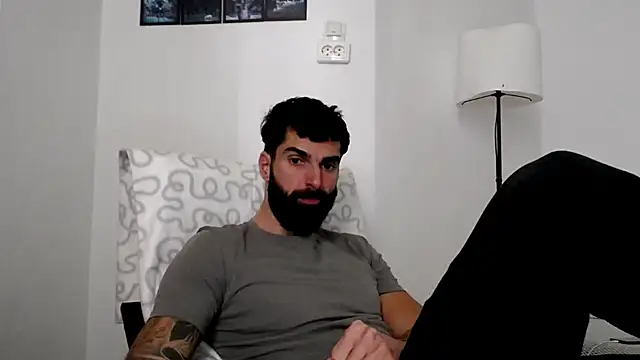 Snapshot of Verycutex chatting on 12-02-25, 08:19 Verycutex online show from 12-02-25, 08:19