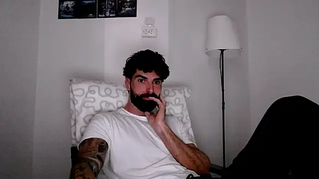 Snapshot of Verycutex chatting on 03-04-26, 05:24 Verycutex online show from 03-04-26, 05:24