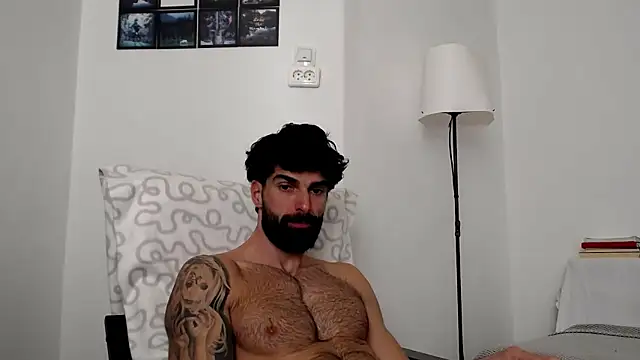 Snapshot of Verycutex chatting on 03-07-26, 08:44 Verycutex online show from 03-07-26, 08:44