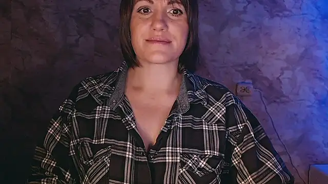 Snapshot of _letty_ chatting on 12-06-24, 01:29  letty  online show from 12-06-24, 01:29