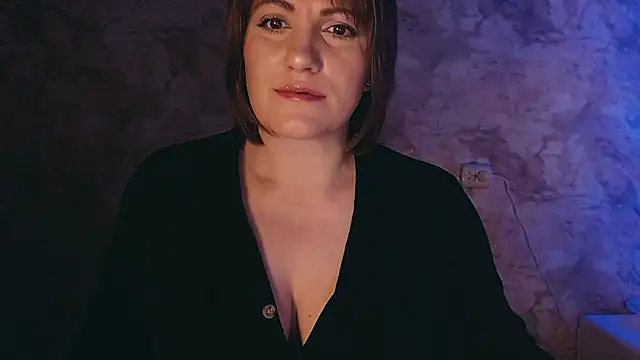 Snapshot of _letty_ chatting on 12-21-24, 08:43  letty  online show from 12-21-24, 08:43