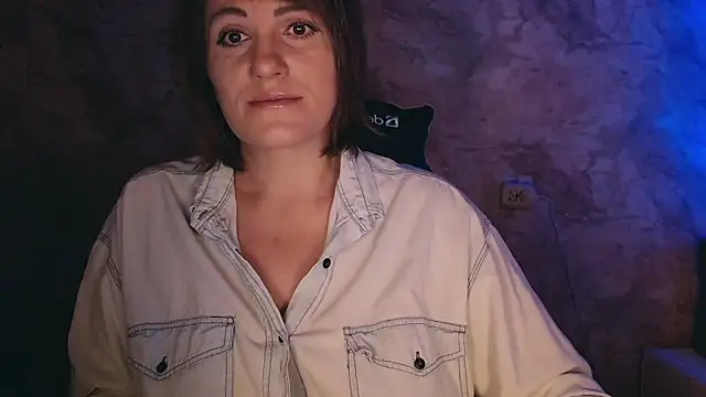 Snapshot of _letty_ chatting on 01-11-25, 11:13  letty  online show from 01-11-25, 11:13