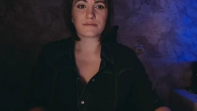 Snapshot of _letty_ chatting on 01-28-25, 09:29  letty  online show from 01-28-25, 09:29