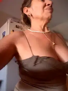 Snapshot of camelia3 chatting on 05-04-26, 03:41 camelia3 online show from 05-04-26, 03:41