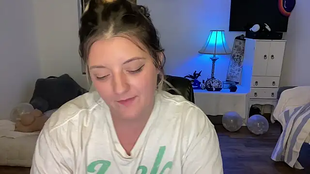 Snapshot of magicsparkles chatting on 12-05-24, 03:59 magicsparkles online show from 12-05-24, 03:59