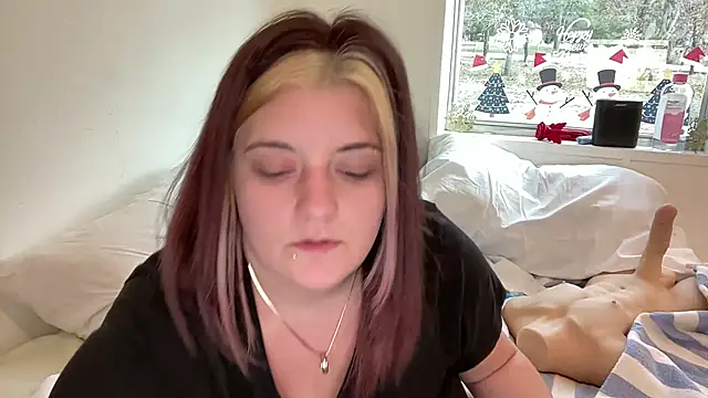 Snapshot of magicsparkles chatting on 12-28-24, 04:41 magicsparkles online show from 12-28-24, 04:41