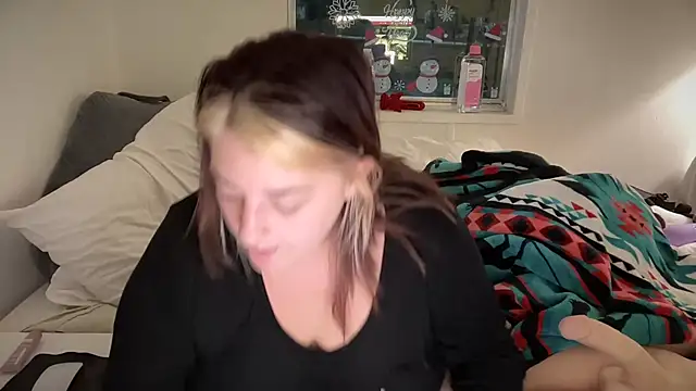 Snapshot of magicsparkles chatting on 01-07-25, 10:52 magicsparkles online show from 01-07-25, 10:52