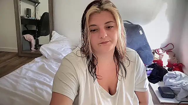 Snapshot of magicsparkles chatting on 01-28-25, 04:30 magicsparkles online show from 01-28-25, 04:30