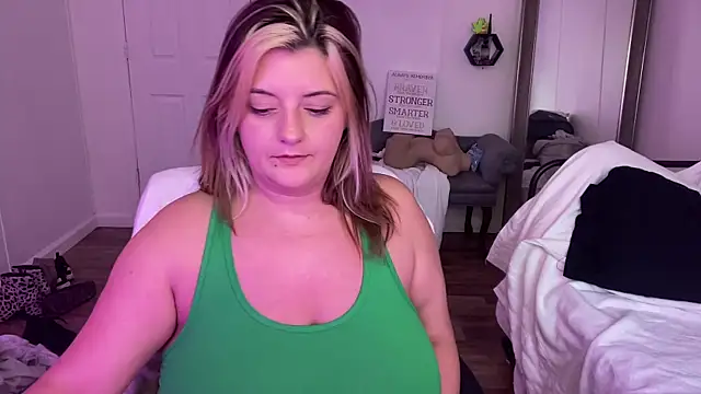 Snapshot of magicsparkles chatting on 02-20-25, 09:42 magicsparkles online show from 02-20-25, 09:42