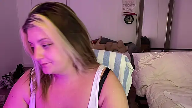 Snapshot of magicsparkles chatting on 03-14-25, 12:10 magicsparkles online show from 03-14-25, 12:10