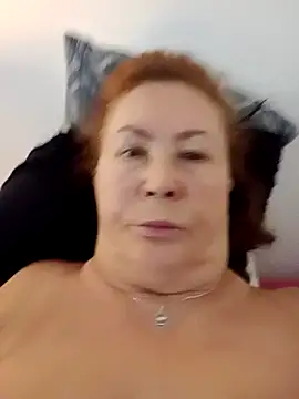 Snapshot of Hottie-Mom chatting on 09-24-25, 07:23 Hottie-Mom online show from 09-24-25, 07:23