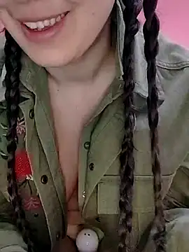 Snapshot of Amaya07 chatting on 01-22-25, 02:46 Amaya07 online show from 01-22-25, 02:46