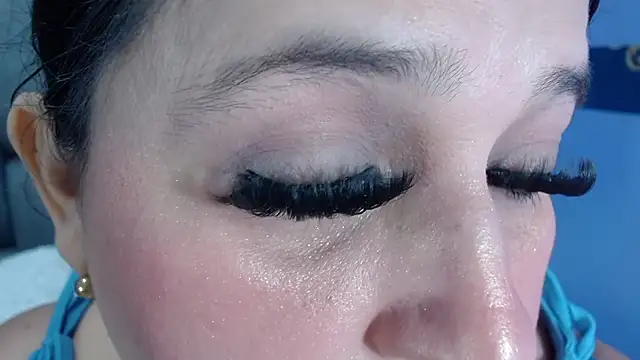 Kerly Doll online show from 12-22-25, 01:19