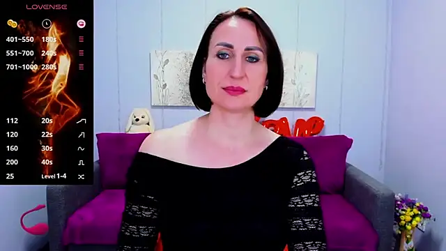 Snapshot of Nia_Smithh chatting on 02-21-25, 01:00 Nia Smithh online show from 02-21-25, 01:00