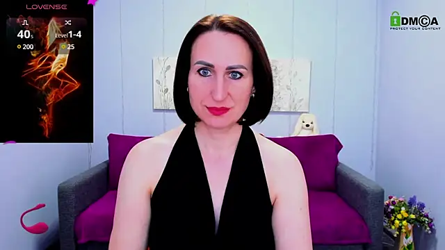 Snapshot of Nia_Smithh chatting on 03-05-25, 01:28 Nia Smithh online show from 03-05-25, 01:28