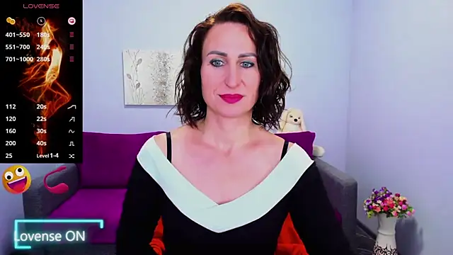 Snapshot of Nia_Smithh chatting on 10-10-25, 12:26 Nia Smithh online show from 10-10-25, 12:26