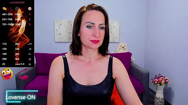 Snapshot of Nia_Smithh chatting on 10-23-25, 12:15 Nia Smithh online show from 10-23-25, 12:15